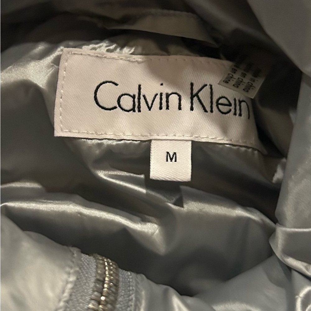 Calvin Klein Down Puffer Vest Size Medium Silver - Picture 14 of 14